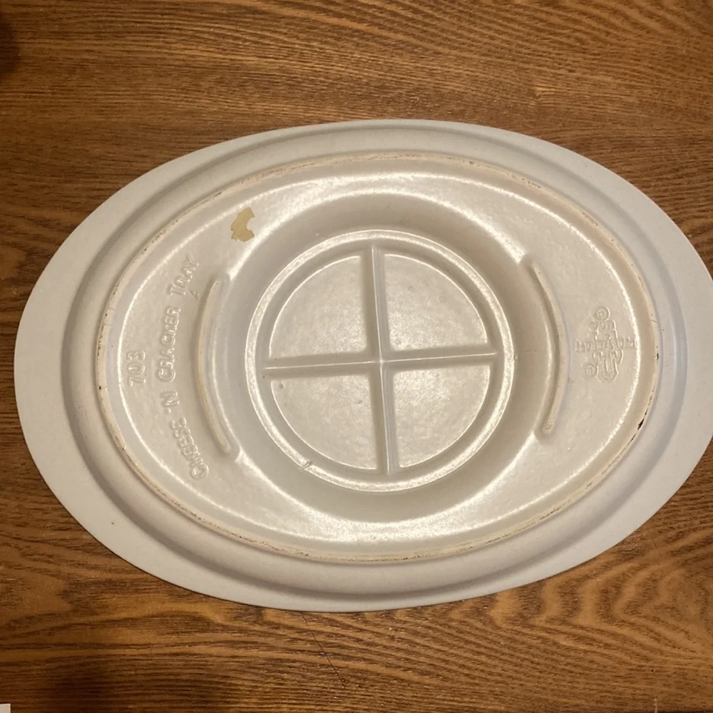 Pfaltzgraff Yorktowne Cheese and Cracker Set, No Dome Lid